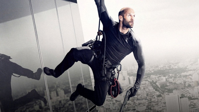Jason Statham di film Mechanic: Resurrection. [X]